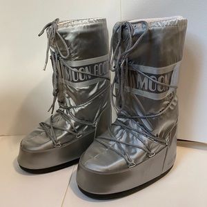 Silver Metallic Moon Boots